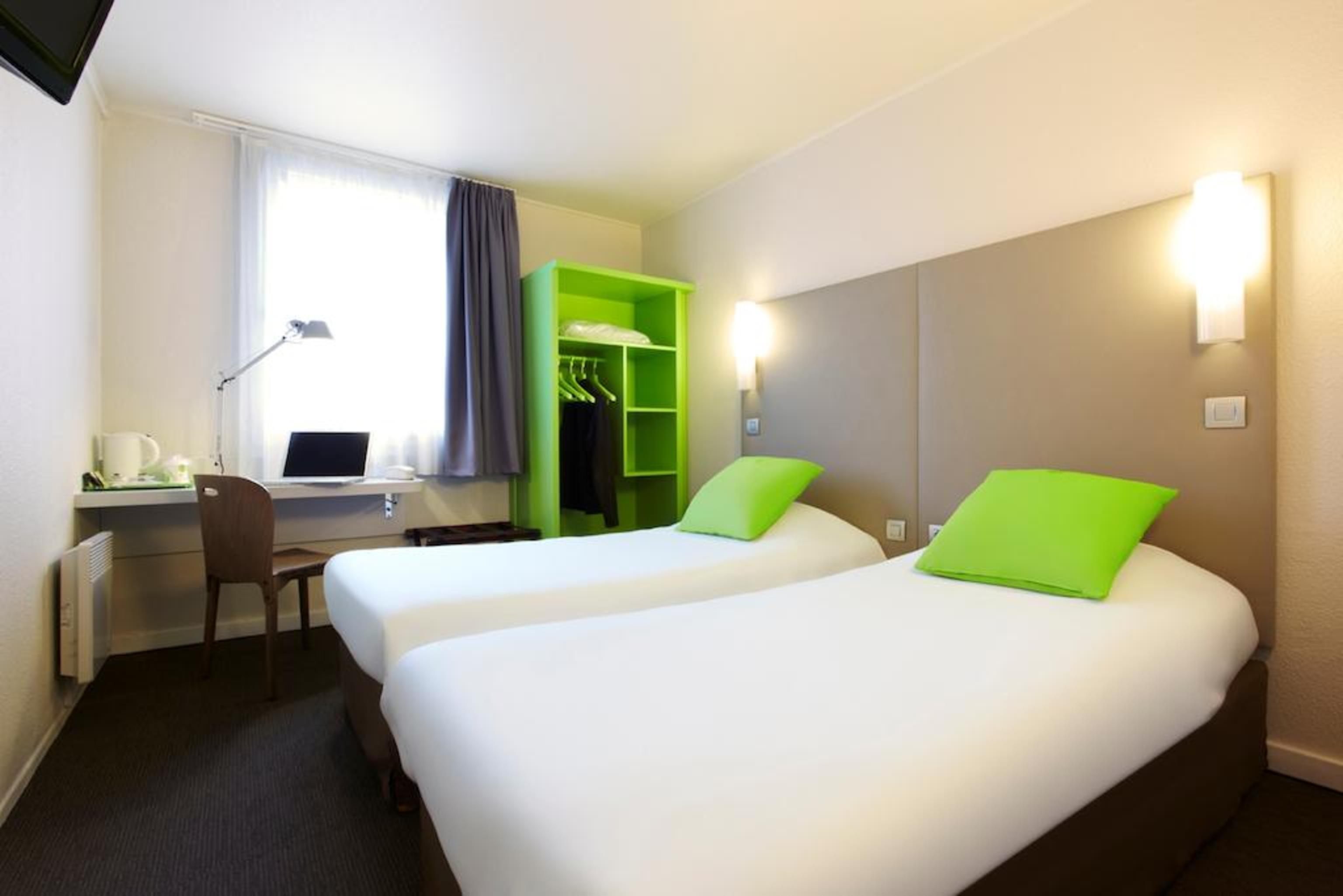 Campanile Paris Est Bobigny Hotel Exterior photo
