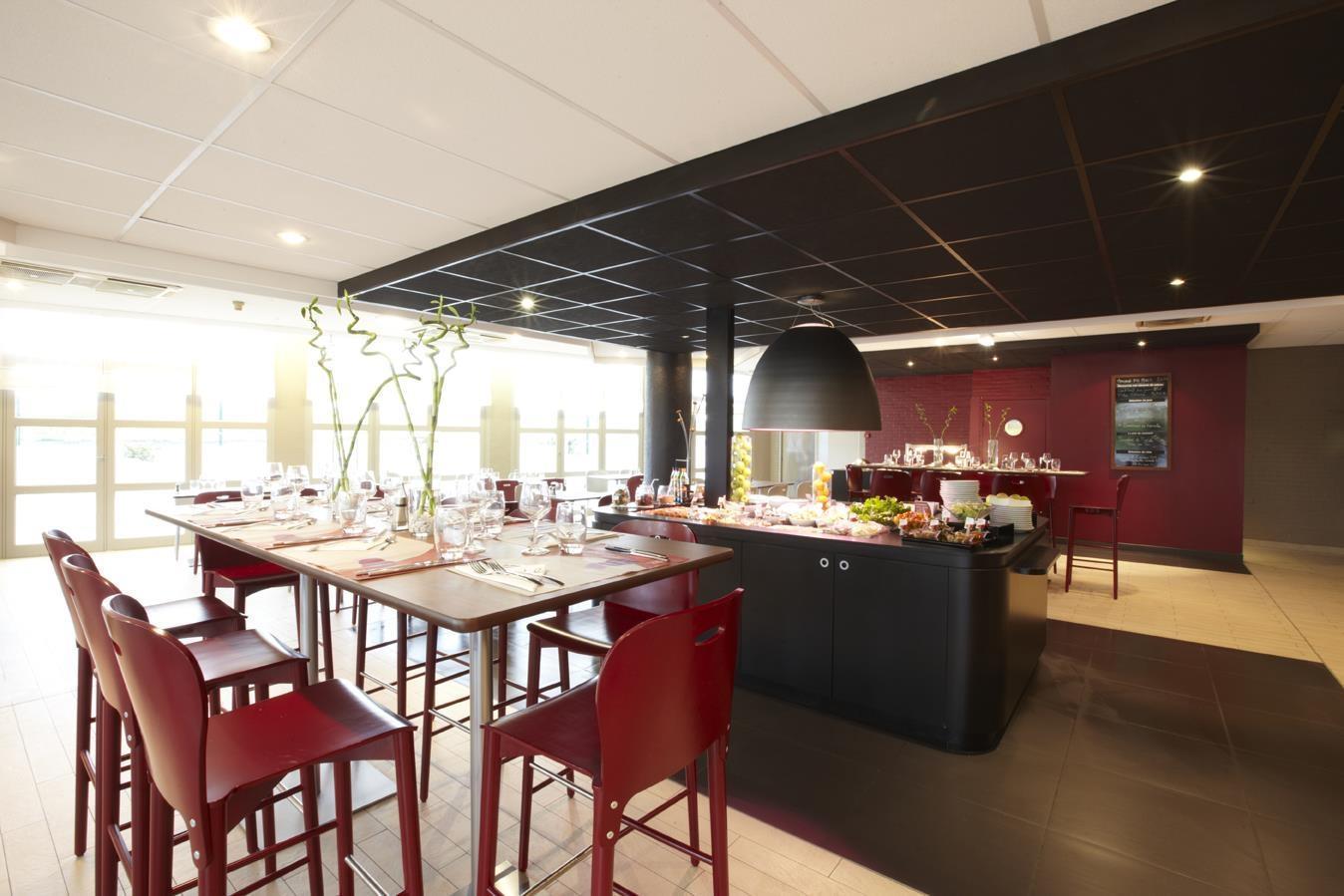 Campanile Paris Est Bobigny Hotel Exterior photo